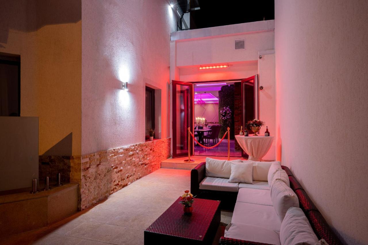 Hotel Casa Fiori Бухарест Экстерьер фото